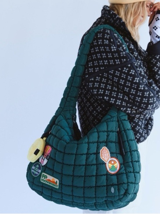 FP Movement by Free People Handbags - Free People Mvmnt Quilted Patch Carryall Bag NWTLimitedEdition SkiClub FP Rare